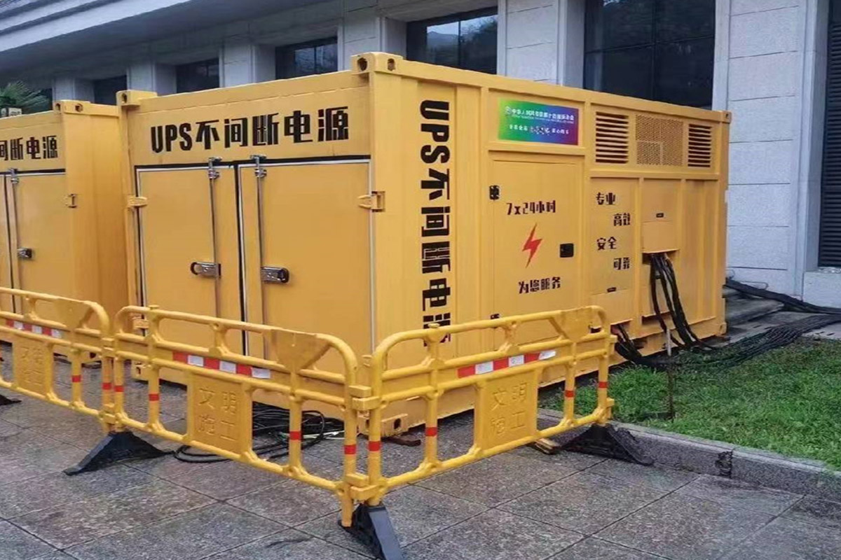 龙陵发电机租赁施工现场
